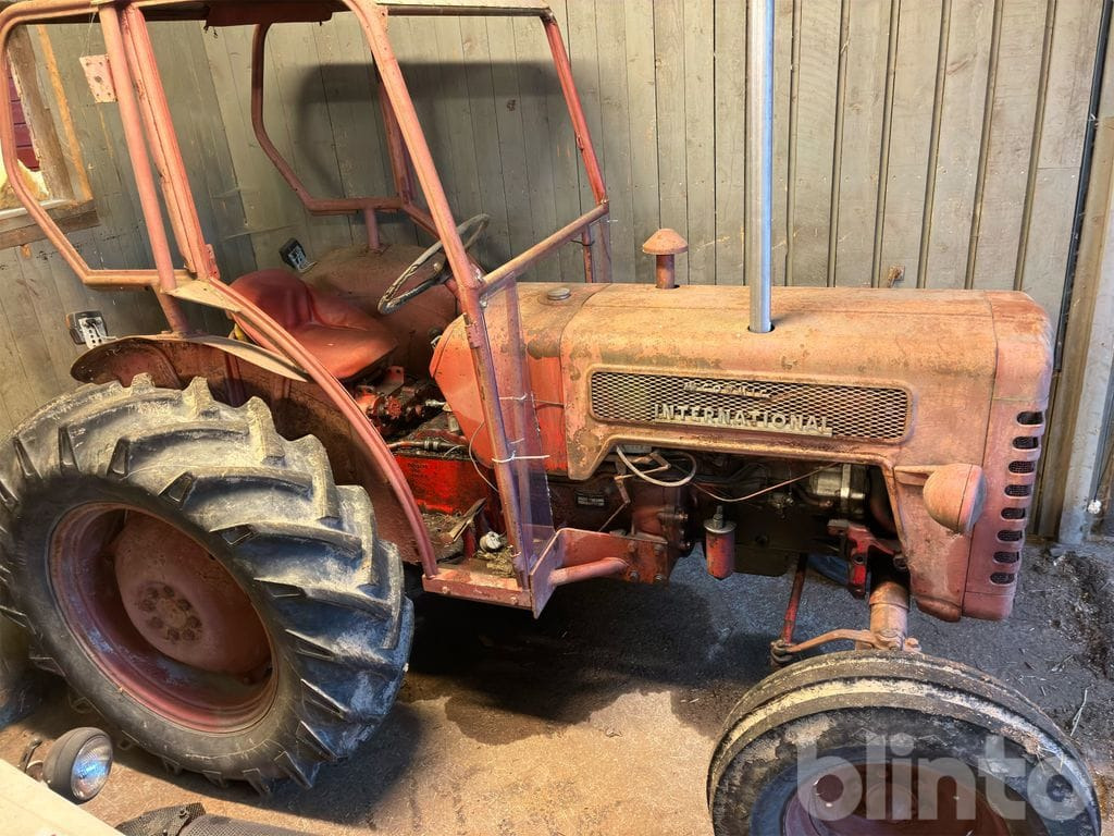 MC CORMICK B-275 - Trator: foto 3 MC CORMICK B-275 - Trator: foto 3