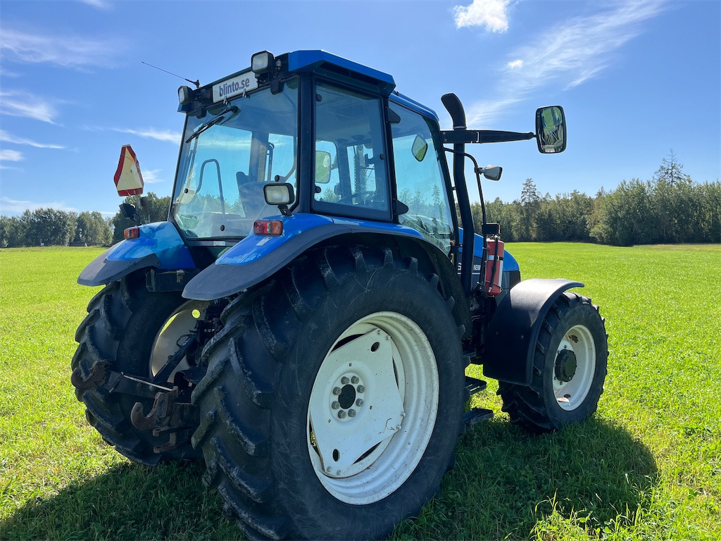 NEW HOLLAND TS 115 4WD - Trator: foto 5 NEW HOLLAND TS 115 4WD - Trator: foto 5