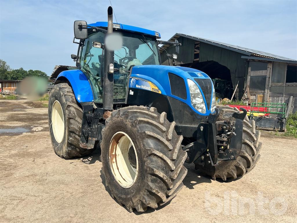 New Holland T6090 (2010) - Trator: foto 2 New Holland T6090 (2010) - Trator: foto 2