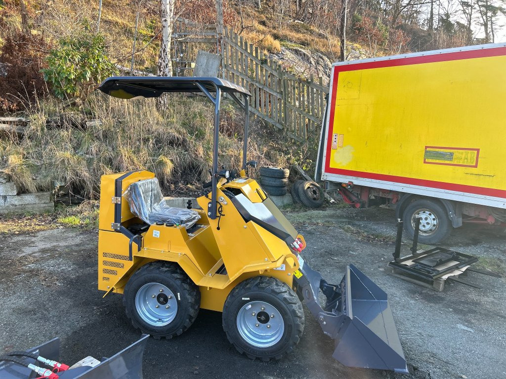 Skid steer loader YC390 - Mini pá carregadora: foto 3 Skid steer loader YC390 - Mini pá carregadora: foto 3