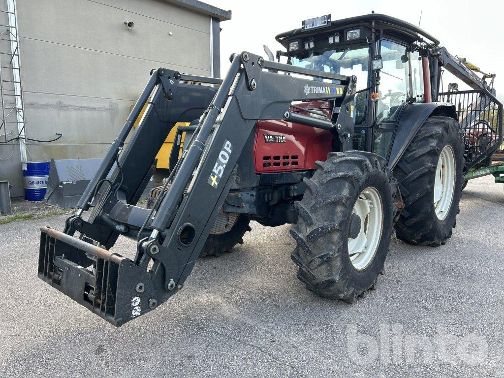 VALTRA 6850-4 - Trator: foto 3 VALTRA 6850-4 - Trator: foto 3