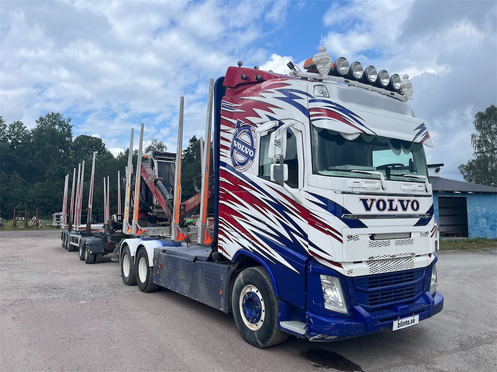 VOLVO FH 6*4 - Camião de transporte de madeira, Camião grua: foto 4 VOLVO FH 6*4 - Camião de transporte de madeira, Camião grua: foto 4