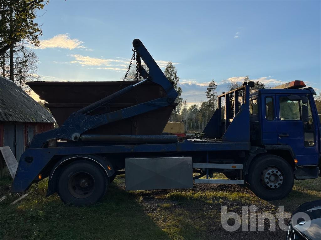 VOLVO FL6 E 4*2 - Camião multibenne: foto 4 VOLVO FL6 E 4*2 - Camião multibenne: foto 4