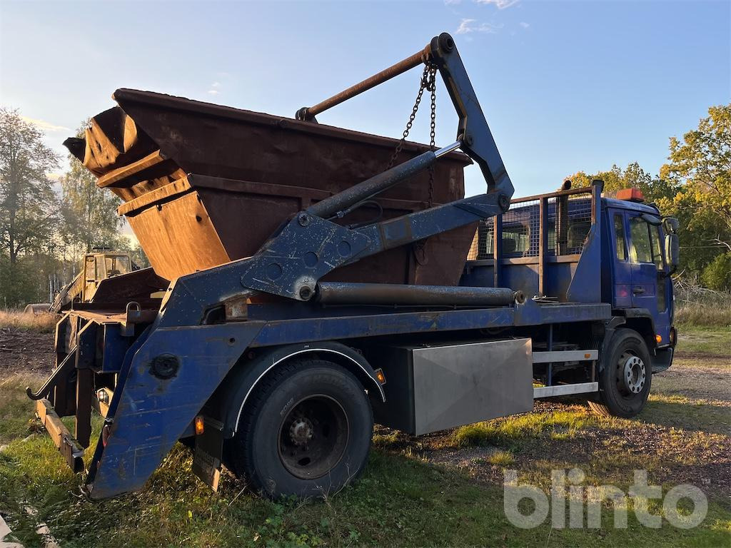 VOLVO FL6 E 4*2 - Camião multibenne: foto 5 VOLVO FL6 E 4*2 - Camião multibenne: foto 5