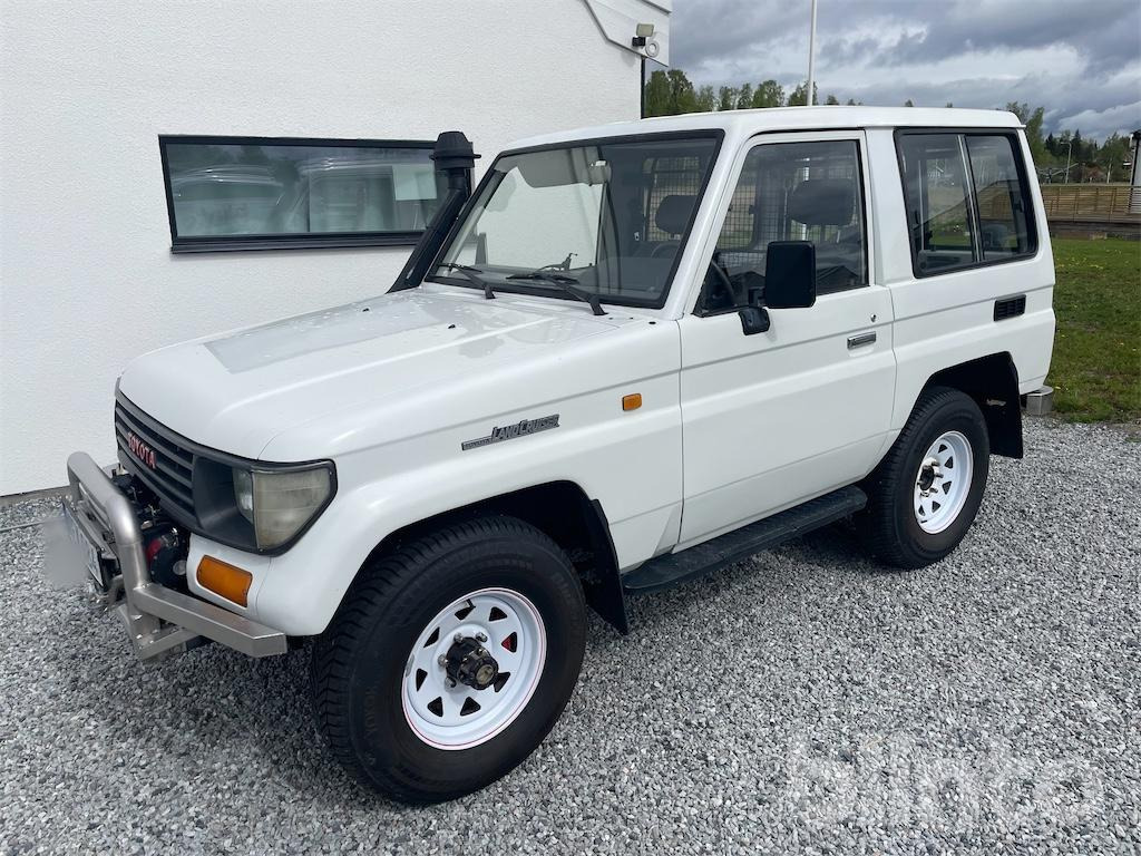 Toyota Land Cruiser J7 3.0D - Veículo comercial: foto 1 Toyota Land Cruiser J7 3.0D - Veículo comercial: foto 1