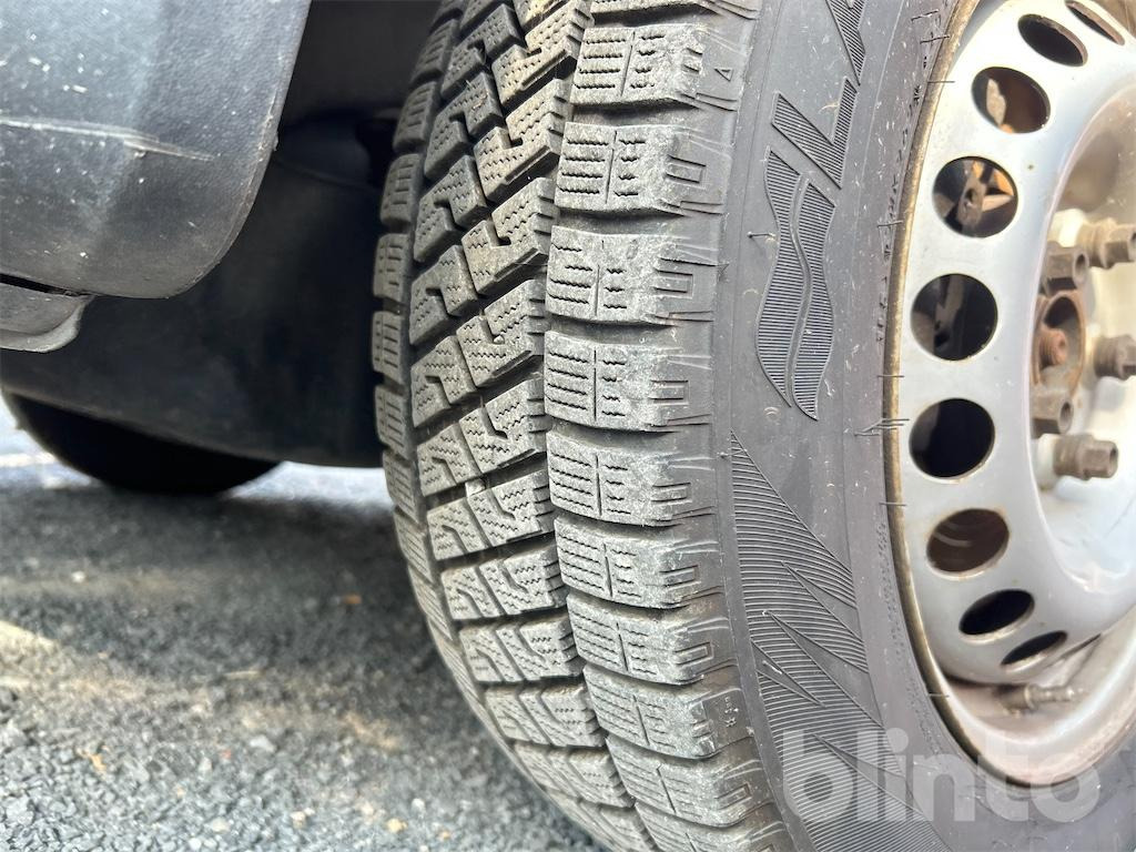 Carrinha de contentor Volkswagen T5 2.0 TDI (2015): foto 38