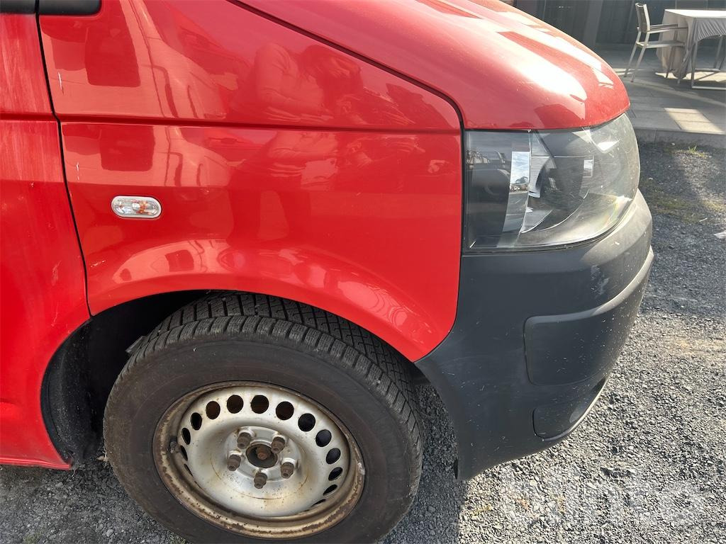 Carrinha de contentor Volkswagen T5 2.0 TDI (2015): foto 29