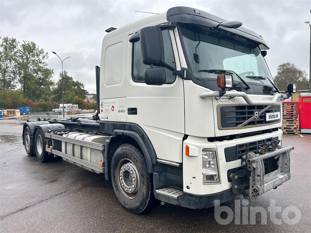 Volvo FM440 6x2 Roadex - Nybesiktigad - Camião polibenne: foto 3 Volvo FM440 6x2 Roadex - Nybesiktigad - Camião polibenne: foto 3