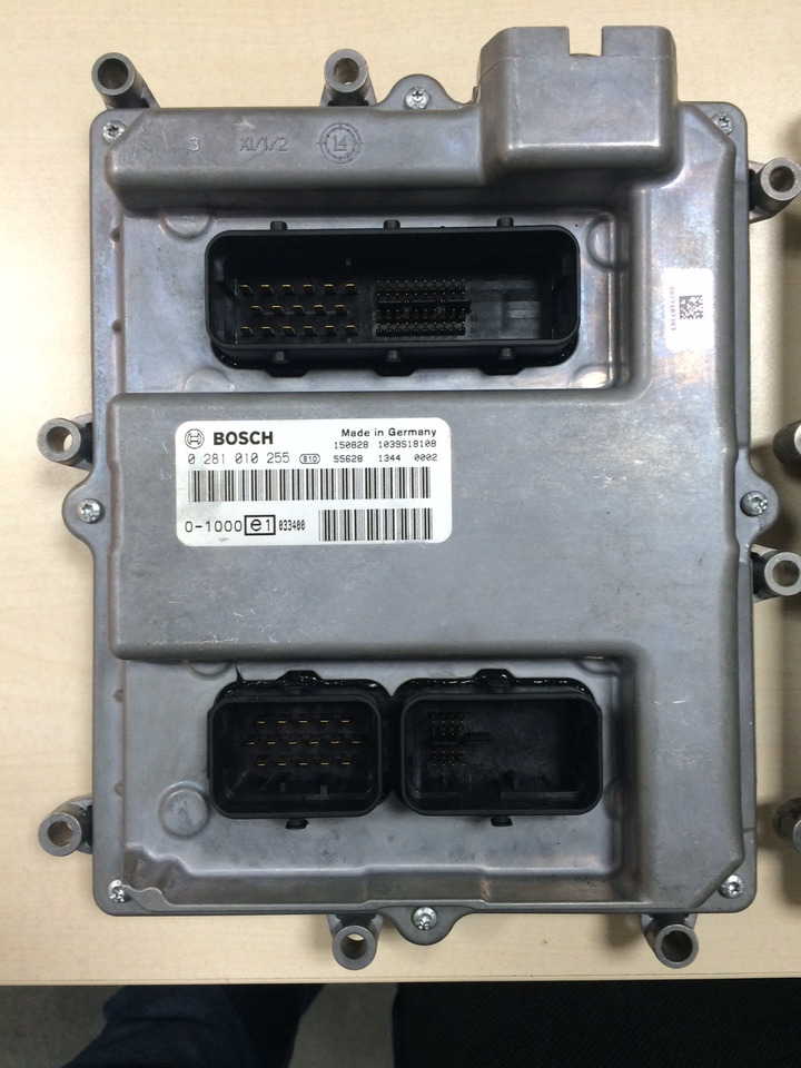 DISPOSITIVO COMANDO EDC BOSCH 0281010255 - Centralina electrónica para Camião: foto 1 DISPOSITIVO COMANDO EDC BOSCH 0281010255 - Centralina electrónica para Camião: foto 1