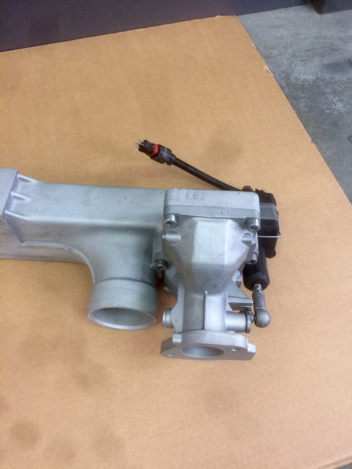 MODULO EGR (modulo ricircolo gas di scarico) - Motori MAN D2866 / D2876 - Euro 3 - RIF. MAN 51081007026 - 51081007027 - 51081007028 - 51081007089 - Radiador EGR: foto 4 MODULO EGR (modulo ricircolo gas di scarico) - Motori MAN D2866 / D2876 - Euro 3 - RIF. MAN 51081007026 - 51081007027 - 51081007028 - 51081007089 - Radiador EGR: foto 4