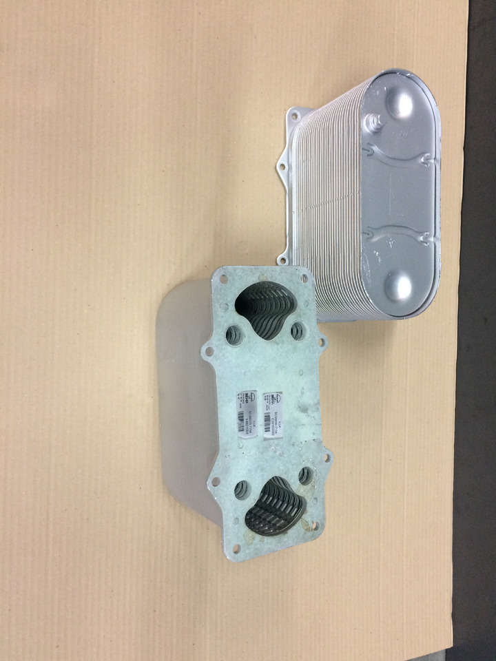 RADIATORE ARIA COMBURENTE - MOTORI MAN D2066 - D2676 - EURO 6 - Sistema de arrefecimento para Camião: foto 1 RADIATORE ARIA COMBURENTE - MOTORI MAN D2066 - D2676 - EURO 6 - Sistema de arrefecimento para Camião: foto 1