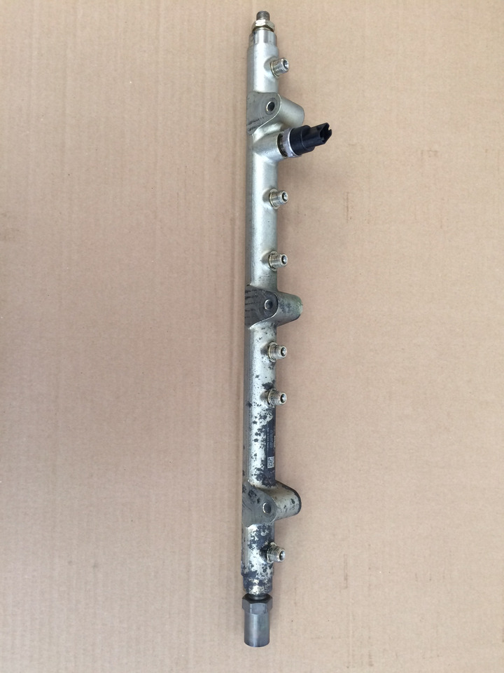 TUBO PRESSIONE COMMON RAIL MAN 51103116037 - Sistema de combustível: foto 1 TUBO PRESSIONE COMMON RAIL MAN 51103116037 - Sistema de combustível: foto 1
