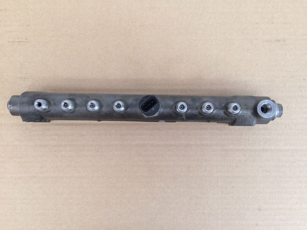 TUBO PRESSIONE COMMON RAIL MAN 51103116063 - Sistema de combustível: foto 4 TUBO PRESSIONE COMMON RAIL MAN 51103116063 - Sistema de combustível: foto 4