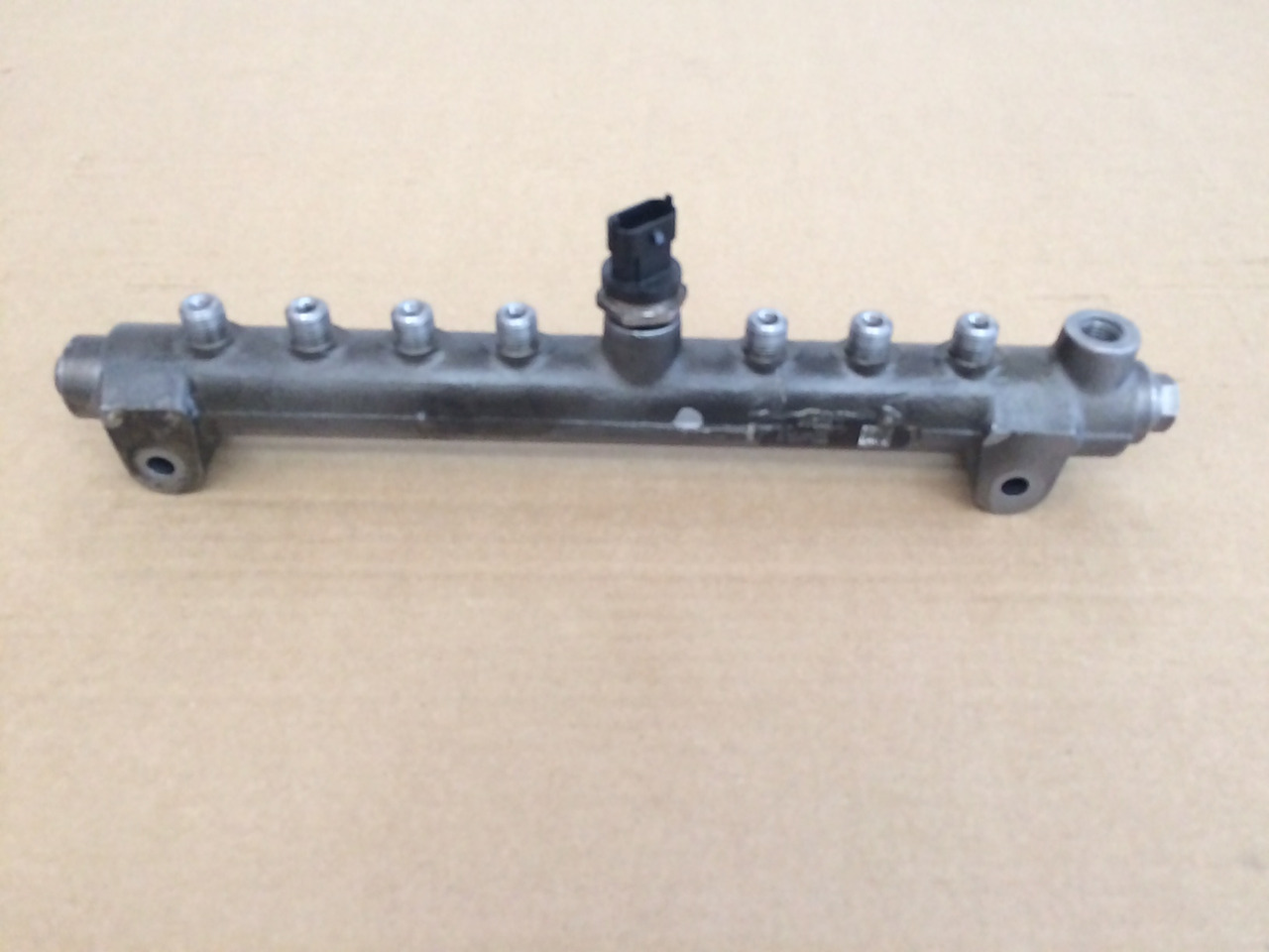 TUBO PRESSIONE COMMON RAIL MAN 51103116063 - Sistema de combustível: foto 3 TUBO PRESSIONE COMMON RAIL MAN 51103116063 - Sistema de combustível: foto 3