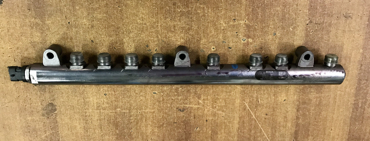 TUBO PRESSIONE RAIL PER MOTORI MAN D2066 - D2676 - Sistema de combustível para Camião: foto 2 TUBO PRESSIONE RAIL PER MOTORI MAN D2066 - D2676 - Sistema de combustível para Camião: foto 2