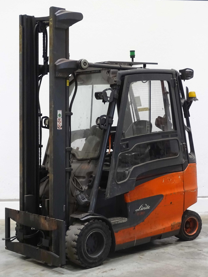 Linde E30HL-01/600 - Empilhador elétrico: foto 1 Linde E30HL-01/600 - Empilhador elétrico: foto 1