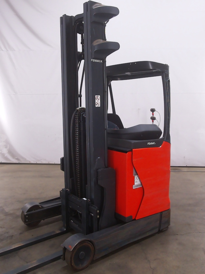 Linde R12B-01 - Empilhador retráctil: foto 1 Linde R12B-01 - Empilhador retráctil: foto 1