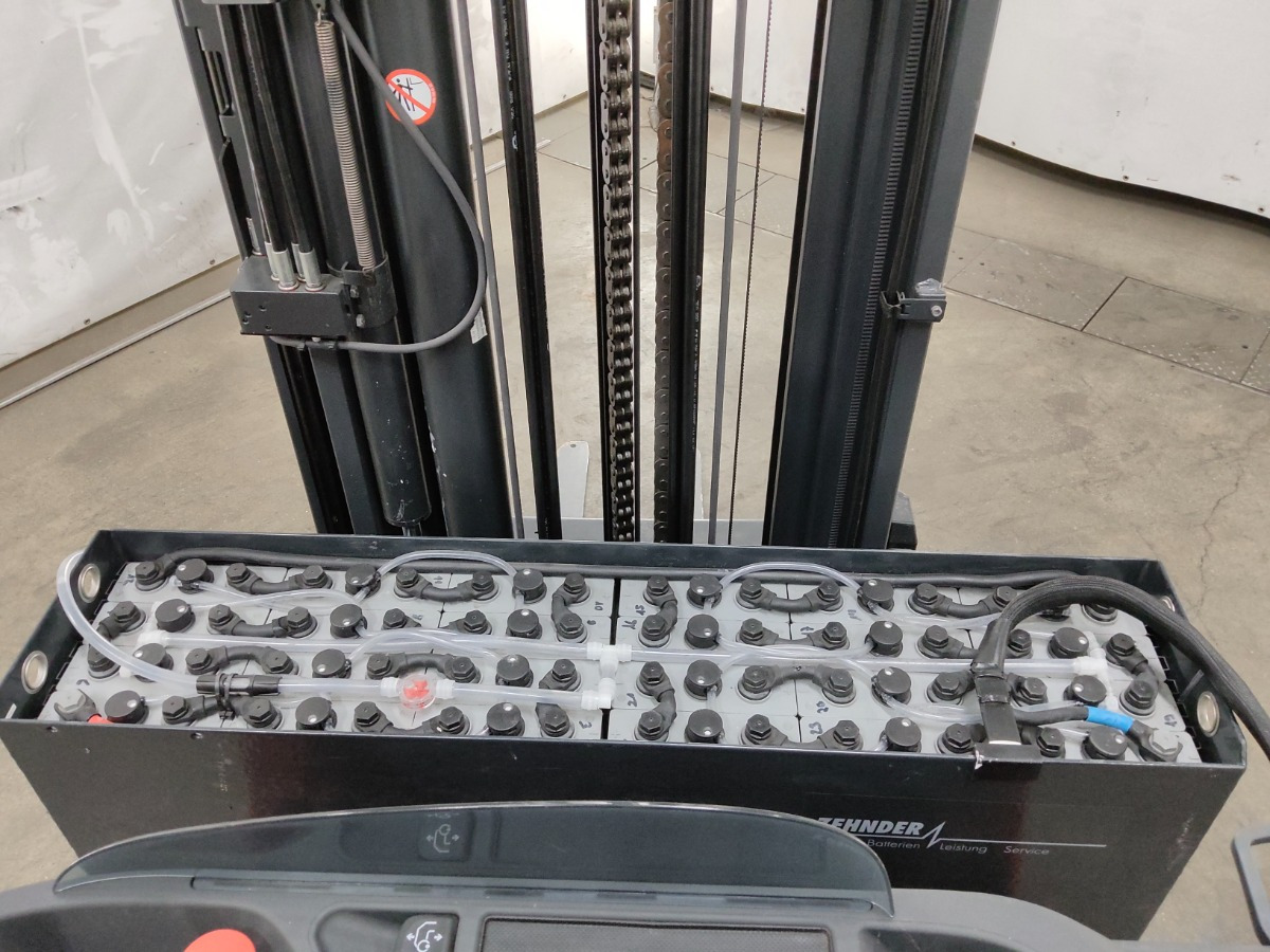 Linde R14-01 - Empilhador retráctil: foto 4 Linde R14-01 - Empilhador retráctil: foto 4