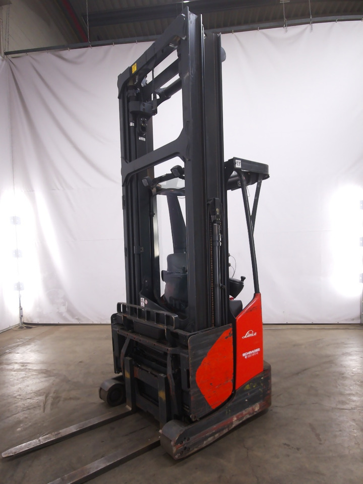 Linde R14X-03 - Empilhador retráctil: foto 1 Linde R14X-03 - Empilhador retráctil: foto 1