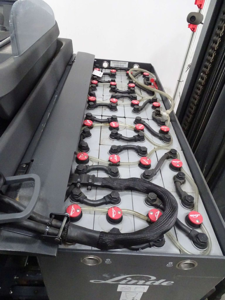 Linde R16HD-01 - Empilhador retráctil: foto 4 Linde R16HD-01 - Empilhador retráctil: foto 4