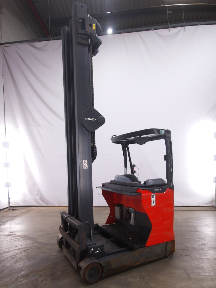 Linde R16HD-01 - Empilhador retráctil: foto 1 Linde R16HD-01 - Empilhador retráctil: foto 1