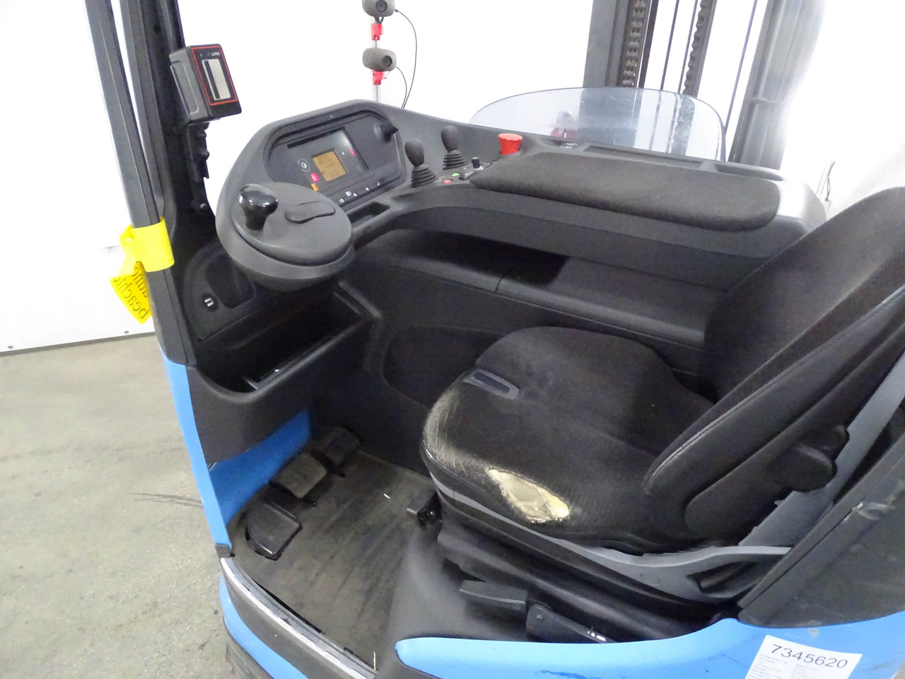 Linde R16HD-01 - Empilhador retráctil: foto 3 Linde R16HD-01 - Empilhador retráctil: foto 3