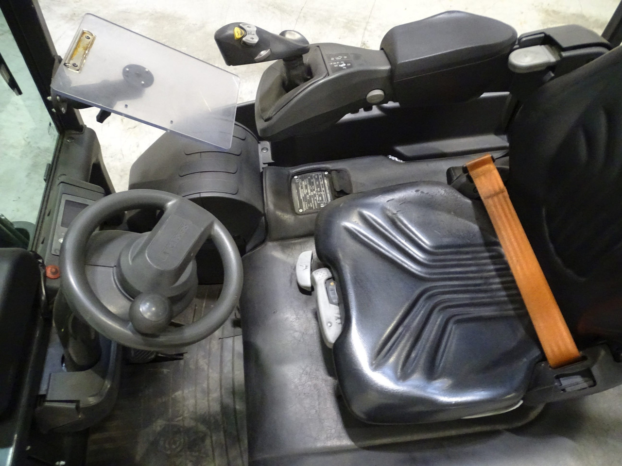 Mitsubishi AG2N1L20Q - Empilhador elétrico: foto 3 Mitsubishi AG2N1L20Q - Empilhador elétrico: foto 3