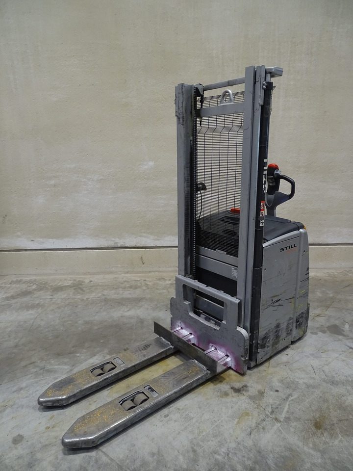 Still EXV16 - Stacker: foto 1 Still EXV16 - Stacker: foto 1