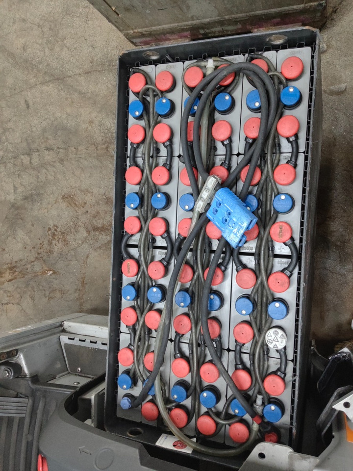 Still LTX70 - Trator elétrics: foto 4 Still LTX70 - Trator elétrics: foto 4