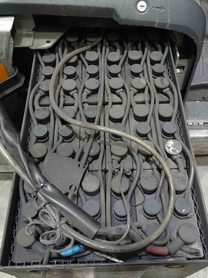 Still LTX80 - Trator elétrics: foto 4 Still LTX80 - Trator elétrics: foto 4