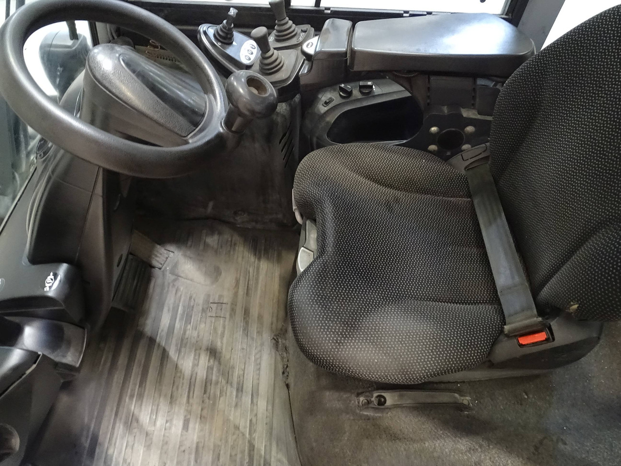 Still RX70-50/600 - Empilhador a diesel: foto 3 Still RX70-50/600 - Empilhador a diesel: foto 3