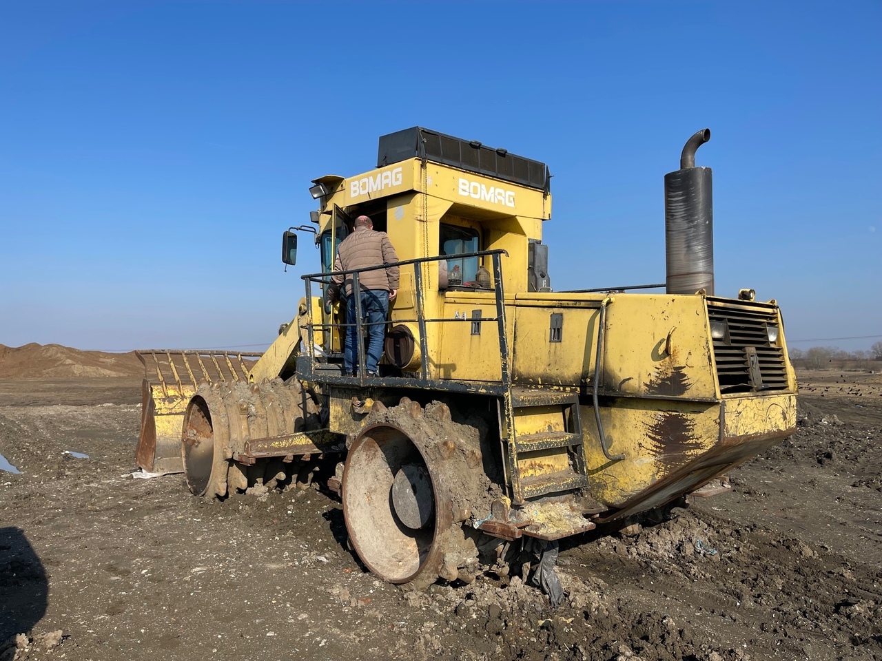 BOMAG BC 671 RS Waste Compactor - Mini pá carregadora de rastos: foto 1 BOMAG BC 671 RS Waste Compactor - Mini pá carregadora de rastos: foto 1