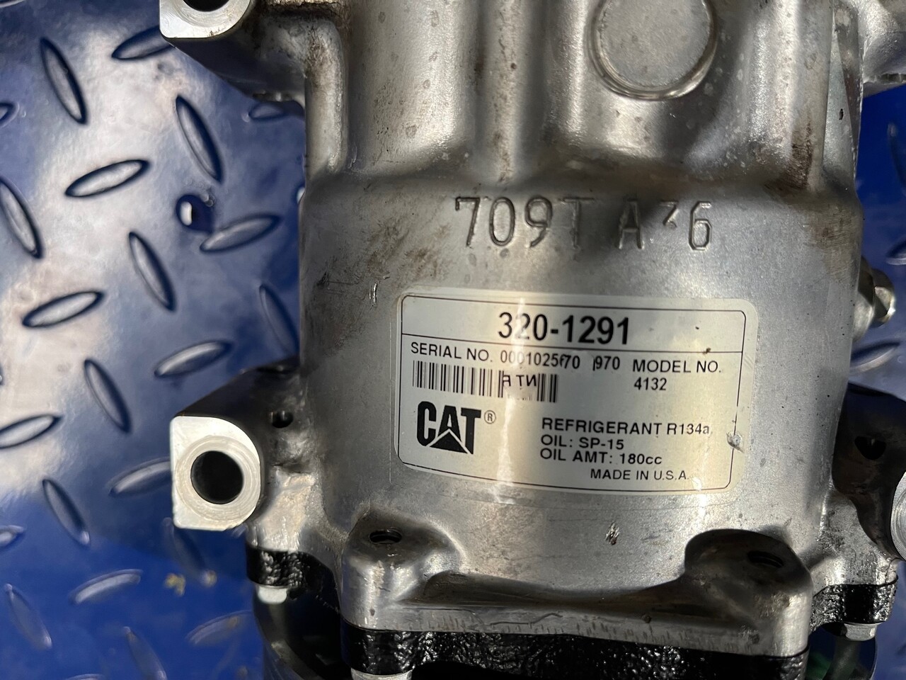 CAT 320-1291 Clima compressor - Compressor de ar condicionado para Máquina de construção: foto 3 CAT 320-1291 Clima compressor - Compressor de ar condicionado para Máquina de construção: foto 3