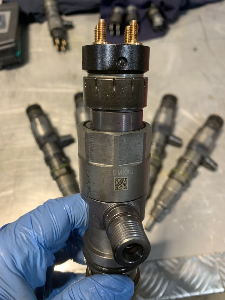 Injectors Detroit Diesel DD15 A4710700887 0445120386 - Injector para Camião: foto 2 Injectors Detroit Diesel DD15 A4710700887 0445120386 - Injector para Camião: foto 2