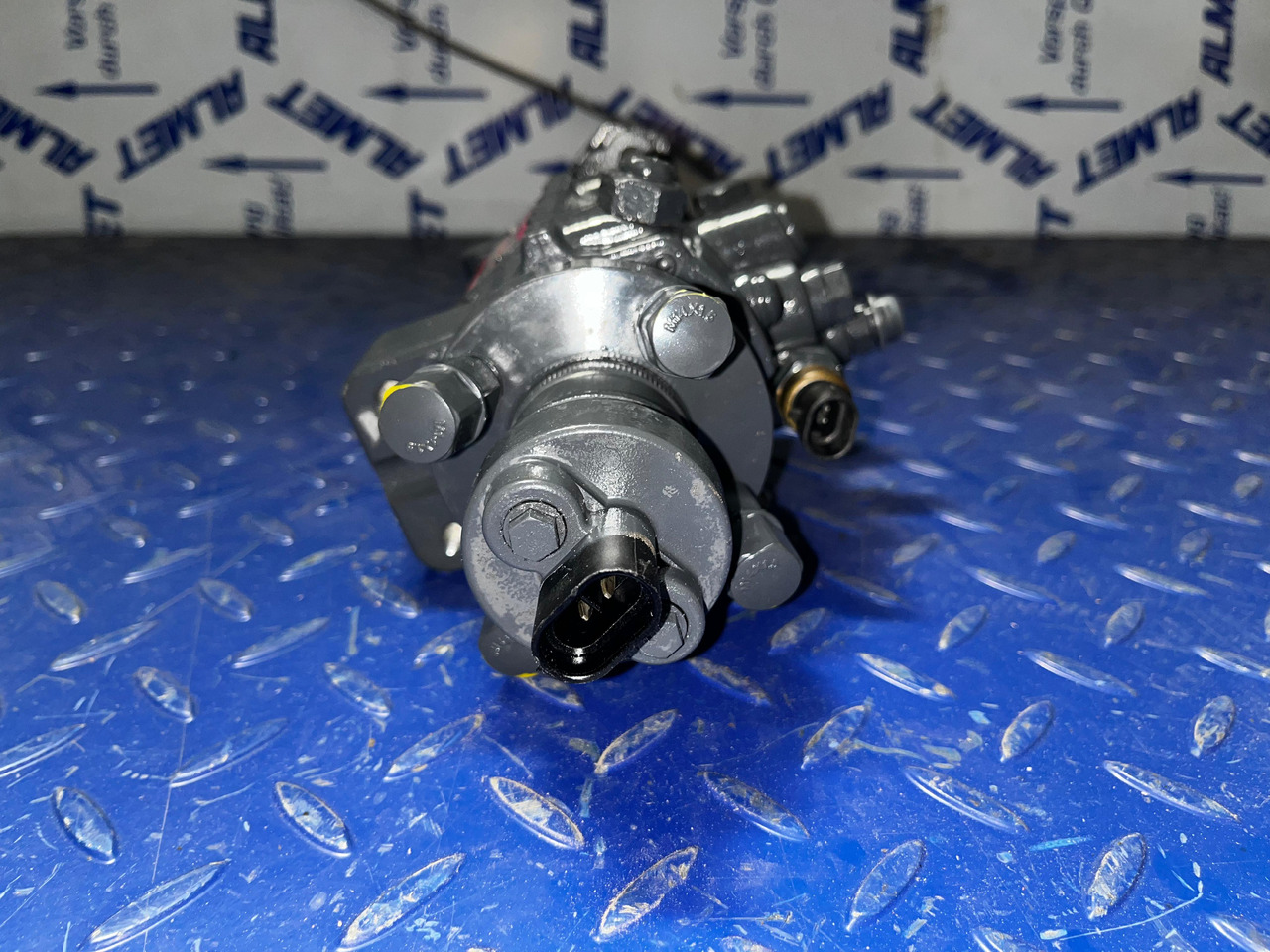 John Deere NEW Injection Pump RE568070 - Motor e peças para Trator: foto 4 John Deere NEW Injection Pump RE568070 - Motor e peças para Trator: foto 4