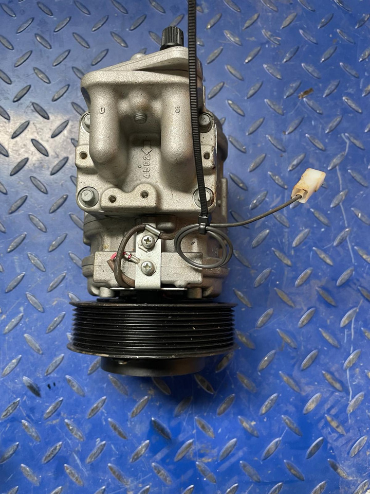 MERCEDES-BENZ Actros, Axor, Atego A0002340811 - Compressor de ar condicionado para Camião: foto 2 MERCEDES-BENZ Actros, Axor, Atego A0002340811 - Compressor de ar condicionado para Camião: foto 2