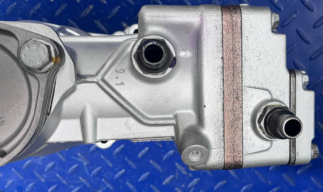 Mercedes Actros MP4 Air Compressor Euro 6 A4701302015 Reconditioned - Compressor, sistema de ar comprimido para Camião: foto 4 Mercedes Actros MP4 Air Compressor Euro 6 A4701302015 Reconditioned - Compressor, sistema de ar comprimido para Camião: foto 4