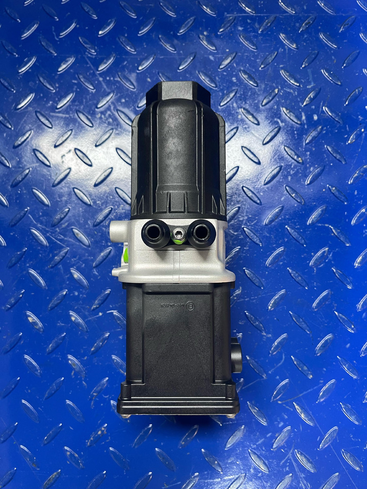 Mercedes Benz Actros MP4 Adblue Pump Euro 6 - Sistema de escape para Camião: foto 5 Mercedes Benz Actros MP4 Adblue Pump Euro 6 - Sistema de escape para Camião: foto 5