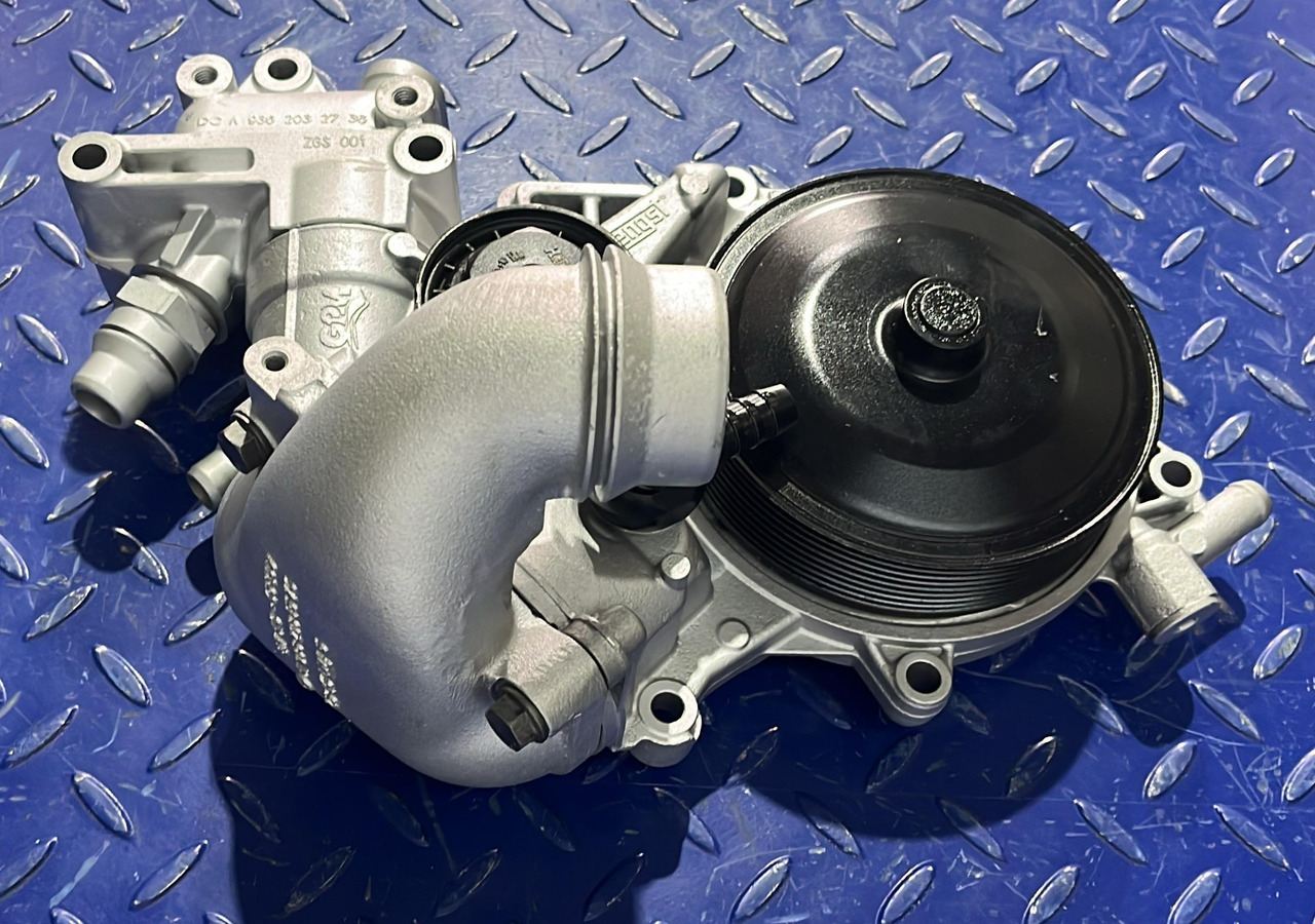 Mercedes Benz Waterpump Atego OM936 - Bomba de refrigeração: foto 4 Mercedes Benz Waterpump Atego OM936 - Bomba de refrigeração: foto 4