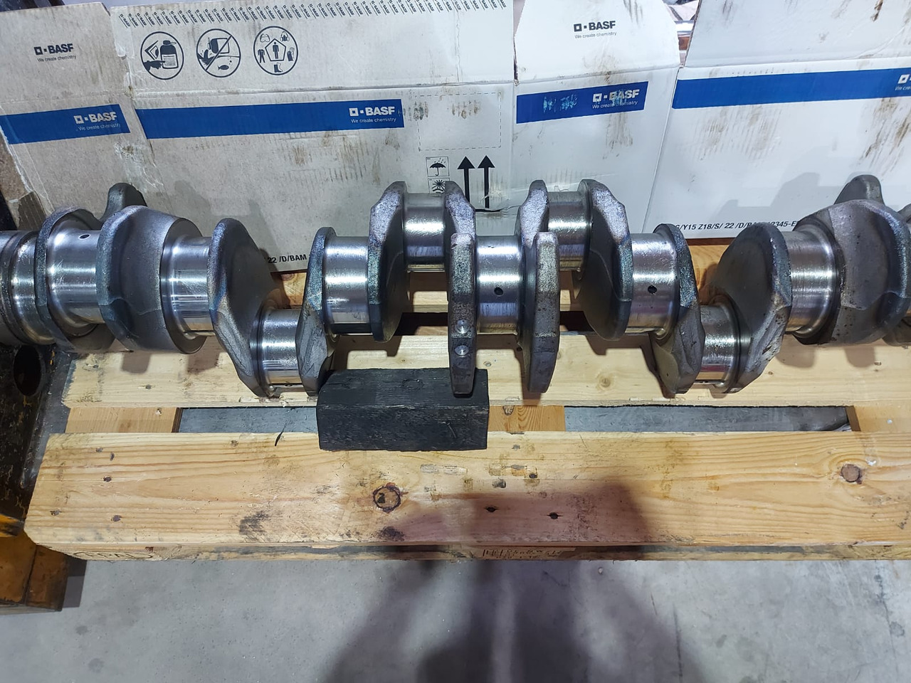 Mercedes Crankshaft OM473 Euro 6 - Cambota: foto 1 Mercedes Crankshaft OM473 Euro 6 - Cambota: foto 1