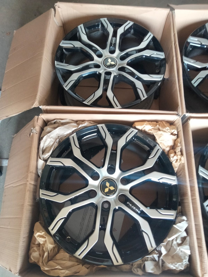 Mitsubishi Pajero L200 20 Zoll original Rims KBA50710 - Jante para Automóvel: foto 2 Mitsubishi Pajero L200 20 Zoll original Rims KBA50710 - Jante para Automóvel: foto 2