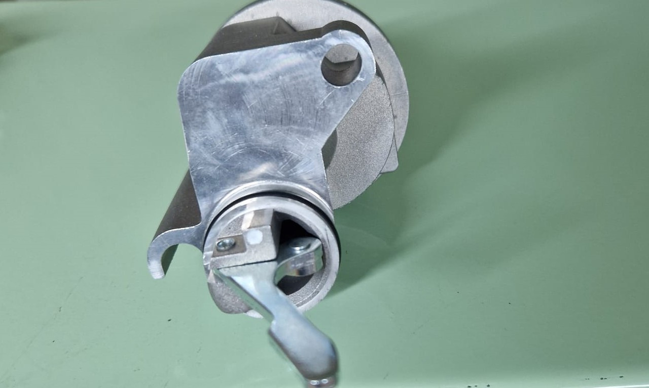 DEUTZ Bobina de oprire 12 V Deutz 4513018 - Peça de reposição para Máquina de construção: foto 1 DEUTZ Bobina de oprire 12 V Deutz 4513018 - Peça de reposição para Máquina de construção: foto 1