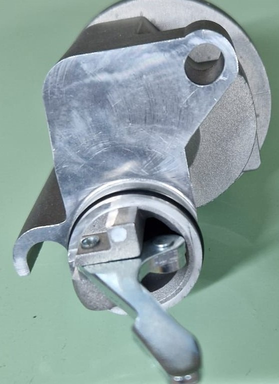 DEUTZ Solenoid 04513018 - Peça de reposição para Máquina de construção: foto 2 DEUTZ Solenoid 04513018 - Peça de reposição para Máquina de construção: foto 2