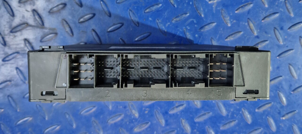 MERCEDES-BENZ Control Device Actros Mp4 CPC3 A0044464702 - Peça de reposição para Máquina de outro: foto 2 MERCEDES-BENZ Control Device Actros Mp4 CPC3 A0044464702 - Peça de reposição para Máquina de outro: foto 2