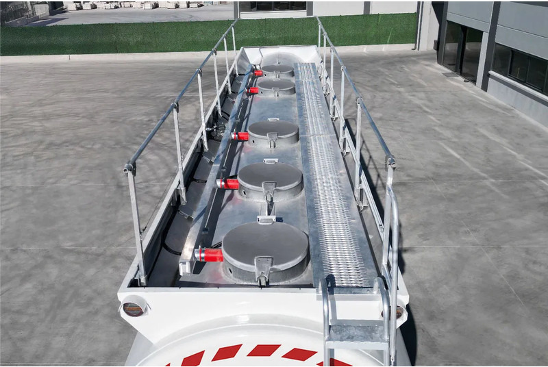 Diversen EFEMMAK Fuel tank semi-trailer 36.000 liter ADR - Semi-reboque cisterna: foto 5 Diversen EFEMMAK Fuel tank semi-trailer 36.000 liter ADR - Semi-reboque cisterna: foto 5