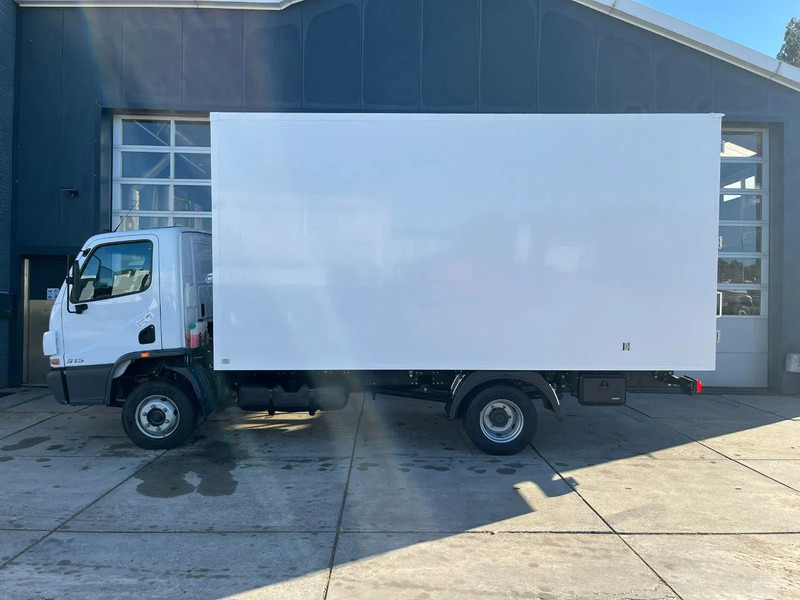 Mercedes-Benz Accelo 915 4x2 Closed Cargo Truck - Camião furgão: foto 2 Mercedes-Benz Accelo 915 4x2 Closed Cargo Truck - Camião furgão: foto 2