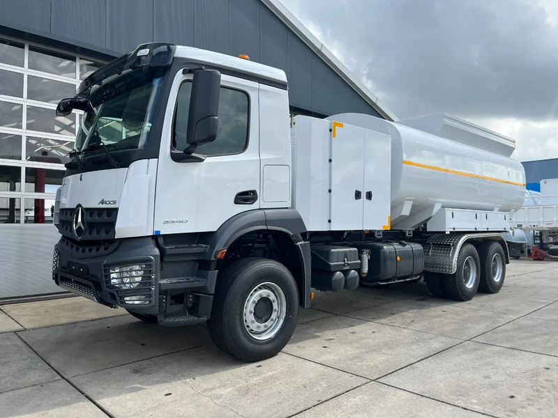 Mercedes-Benz Arocs 3340 6x4 Water Tank Truck - Camião cisterna: foto 1 Mercedes-Benz Arocs 3340 6x4 Water Tank Truck - Camião cisterna: foto 1