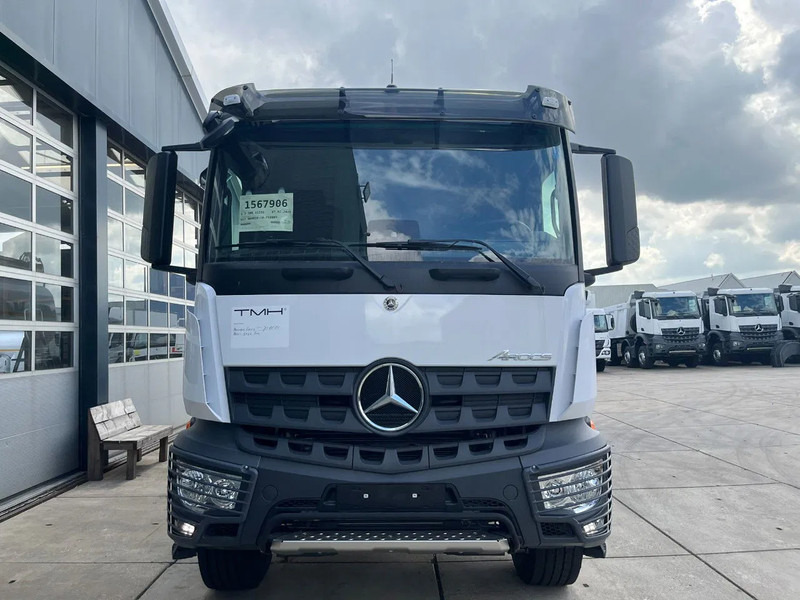 Mercedes-Benz Arocs 4040 6x6 Water Tank Truck - Camião cisterna: foto 5 Mercedes-Benz Arocs 4040 6x6 Water Tank Truck - Camião cisterna: foto 5