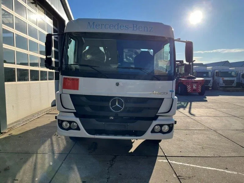 Mercedes-Benz Atego 1418 4x2 Fuel Tank Truck - Camião cisterna: foto 3 Mercedes-Benz Atego 1418 4x2 Fuel Tank Truck - Camião cisterna: foto 3