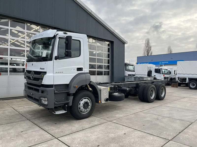 Mercedes-Benz Axor 3344 6x4 Chassis Cabin - Camião chassi: foto 1 Mercedes-Benz Axor 3344 6x4 Chassis Cabin - Camião chassi: foto 1